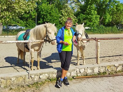 Šťastná Květinka i poníci
