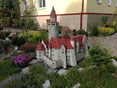 Jiný pohled na pohádkový hrad Bouzov ?