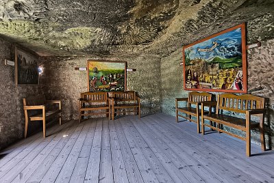 Hradní místnost vytesaná ve skále