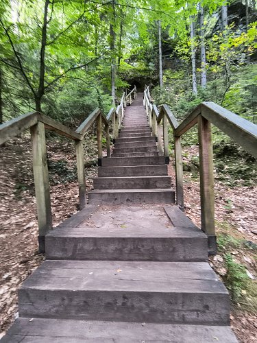 Modlivý důl - schody k oratoriu