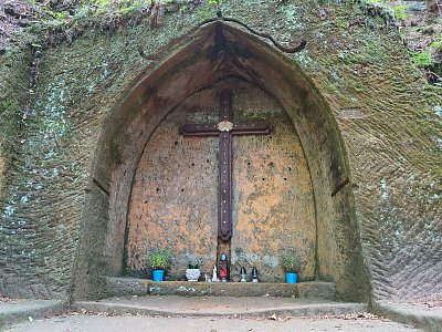 Modlivý důl - oratorium s křížem