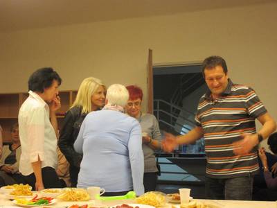 Přestaňte se cpát, jinak budete mít takovouhle prd.., pojďte na parket!