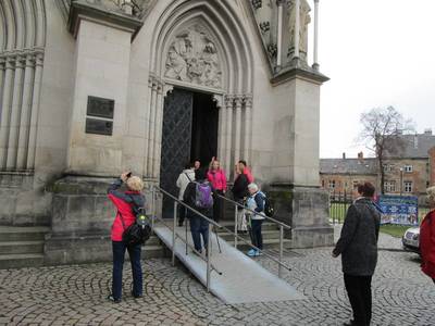 Vcházíme do Katedrály sv.Václava