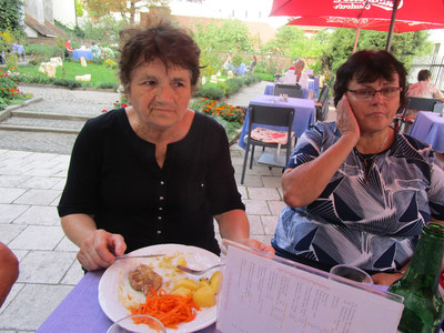 Já tu chachrňu asi spolkla