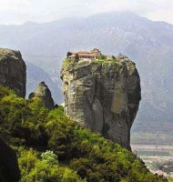 Kláštery Meteora (UNESCO). Mniši to neměli snadné.