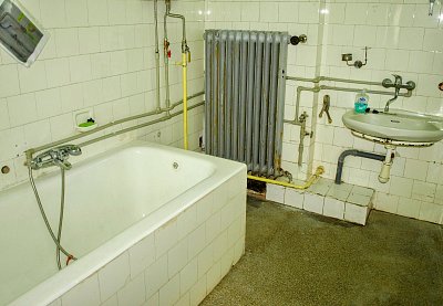 koupelna-vana-je-puvodni.jpg