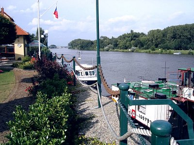 Nelahozevská Marina