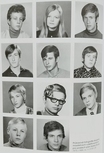 Fotografie mladistvých, vyšetřovaných pro poslech písní K. K. (1975)
