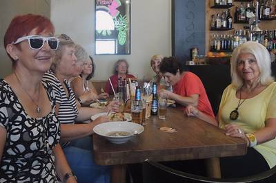 05 - Tu už se hoduje, tak dobrou chuť