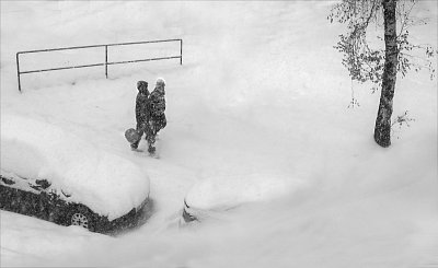 Nevidíš někde naše červené auto?