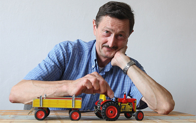 Národní poklady: Půjčíš mi můj traktůrek, dědečku?