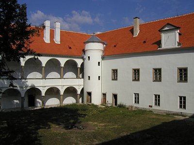 oslavany-zamek-1.jpg