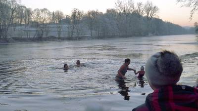 Podle vyjádření dětí  - nebyla jim zima a nestůňou