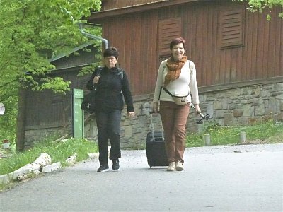 Maruška s Eliškou jedou domů