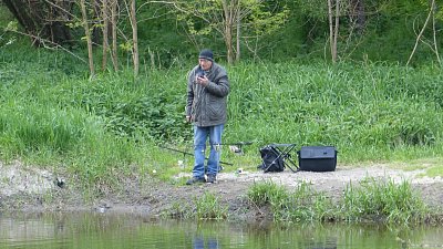 Rybaří s cigaretou