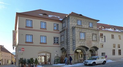 Bozkovského dům .Sídlí zde  Galerie.