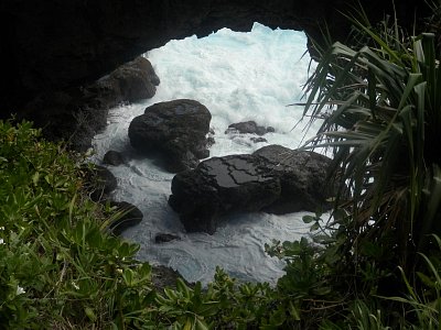 Jeskyně na pobřeží