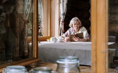 Žít v penzi na chatě. Tak vypadá sen většiny Čechů
