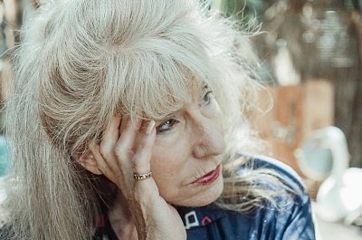 Milada (71 let): Rodina si mě předává jako pytel brambor