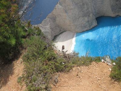 plaz-navagio-s-rezavejicim-vrakem-lodi.jpg