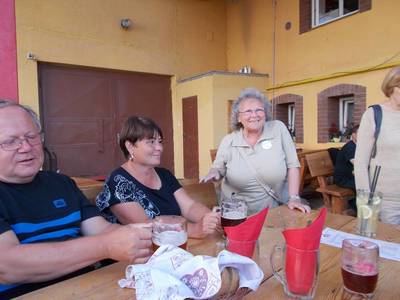 Dana z pivní  koupele jen září