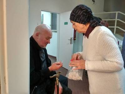 Nezkoumej to  a ber !