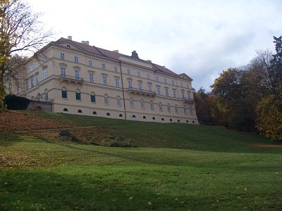 I náš zámecký park má zajímavé podzimní kouzlo