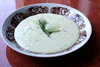 Studená okurková polévka