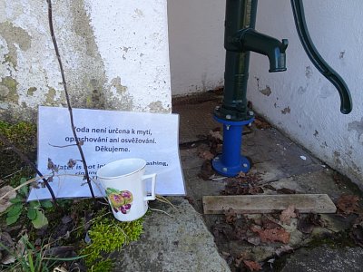 studna-v-chrastne.jpg