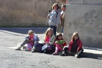 Čekáme na autobus.