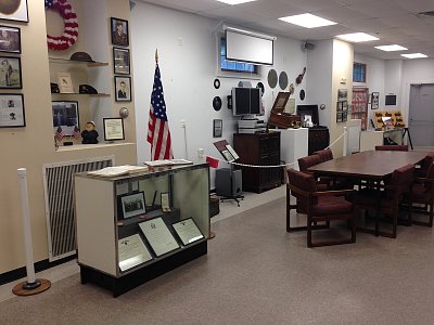 Uvnitř o to zajímavější expozice