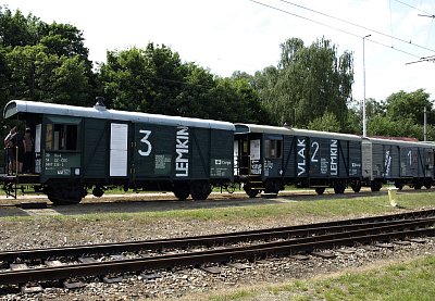 Vlak Lemkin připomíná unikátní výstavou hrůzy genocidy
