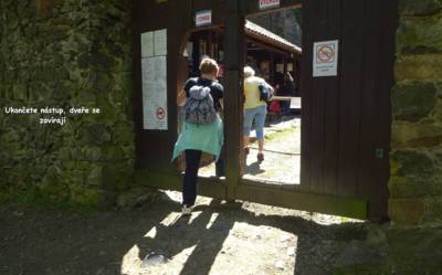 vchod-do-hradu.jpg
