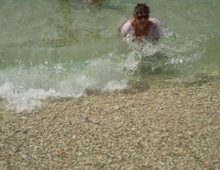 I dospělí dovádějí ve vlnách jako za mlada