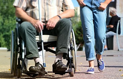 Přiznání invalidního důchodu – proč posudkový lékař vydává posudek zpravidla bez osobního setkání s žadatelem