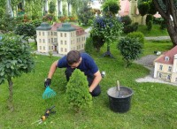 zahradník mi zapózoval