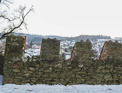 zamecke-hradby.jpg