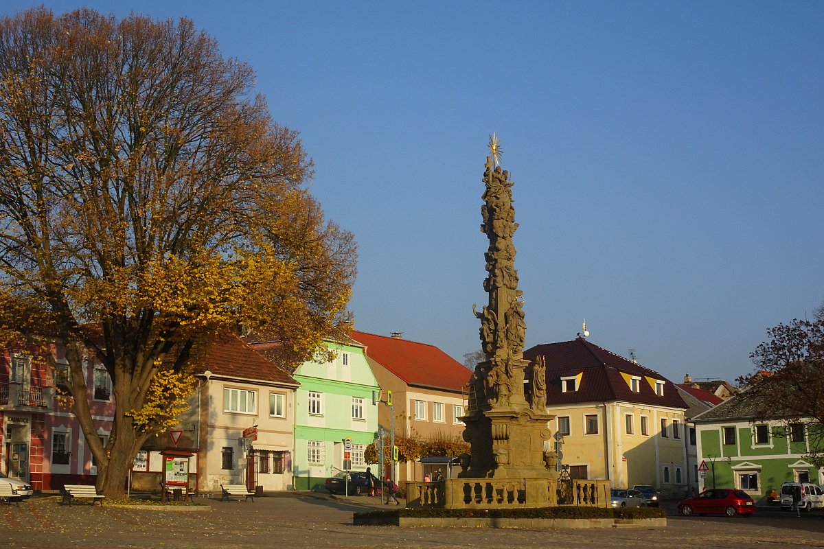 Poslední podzimní prosluněná procházka do Hoštky