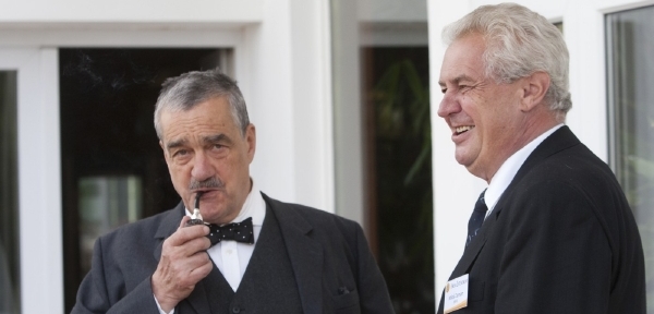 Novým prezidentem Česka bude
Zeman, anebo Schwarzenberg