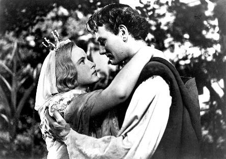 Temperamentní, elegantní.
To je diva Alena Vránová