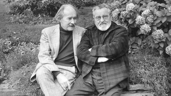 Nová fakta o V+W přinášejí
Dialogy přes železnou oponu