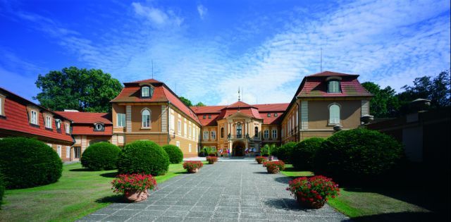 Rozkvetlý Štiřín láká
na krásné odpoledne